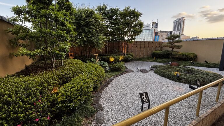 The outdoor garden on the third floor of Shin-Osaka Station