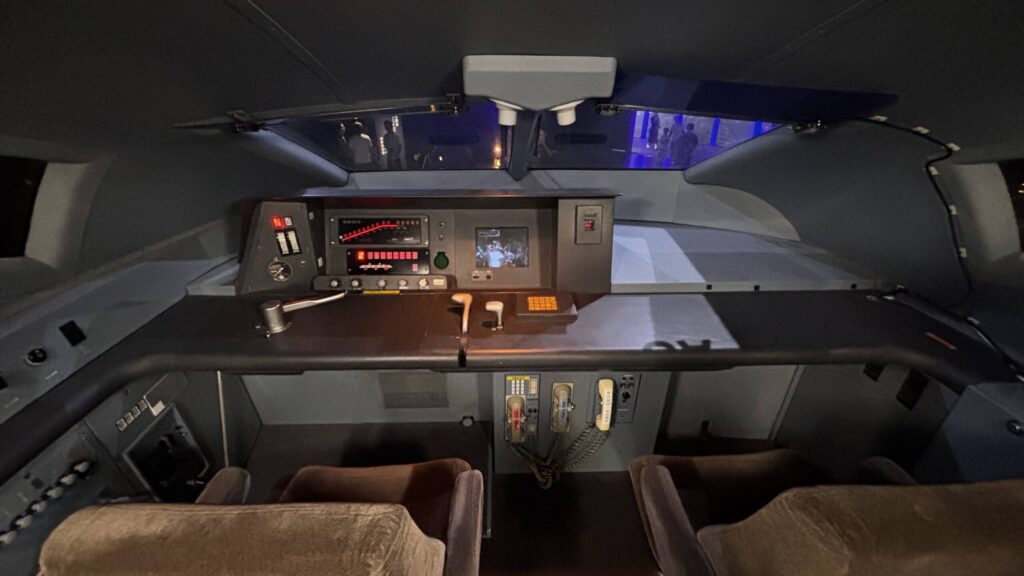 The driver's cab of the 955 Series "300X", with its instrument panel, master controller and brake handle